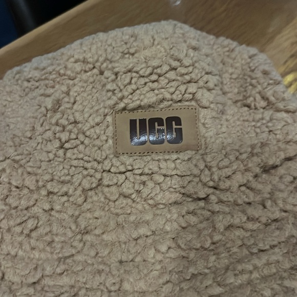 Ugg Sherpa bucket hat - Picture 2 of 4